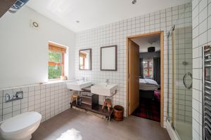 Jack and Jill Shower Room- click for photo gallery